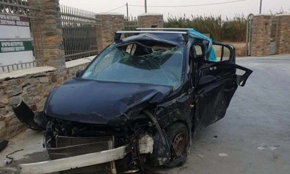 Σφοδρό τροχαίο στα φανάρια του Ισθμού - Τραυματίστηκαν δύο άτομα